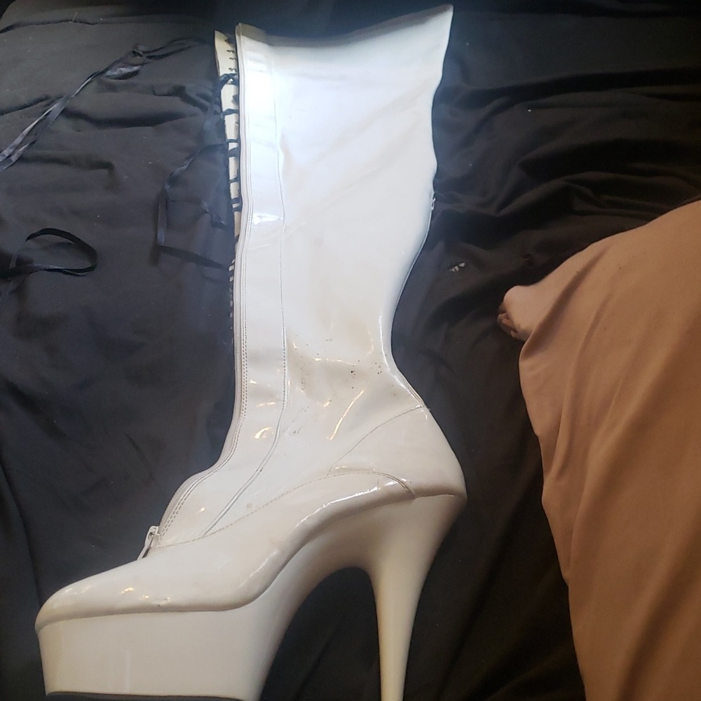 stiletto boota, size 10 in women's, white